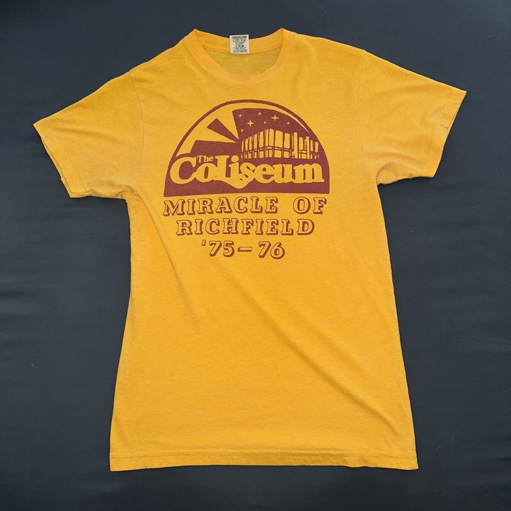 Homage Cleveland Cavaliers NBA Miracle of Richfield T-shirt Men’s Medium